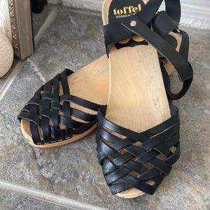 Toffel Swedish Hasbeens Black Leather Sandal w Clog Wooden Sole 7